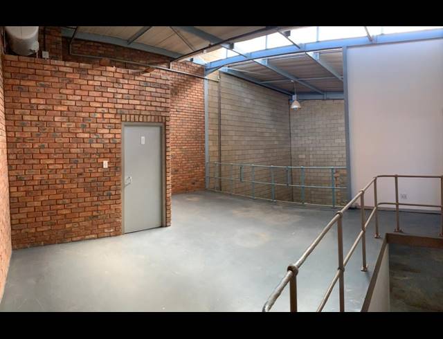 195M² WAREHOUSE TO LET IN STRIJDOMPARK